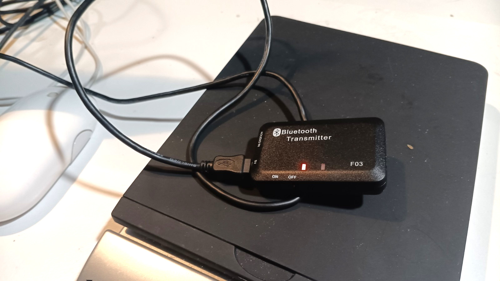 Bluetooth 3.0 Audio Transmitter Jack Aux Adapter BT35F03 Preowned