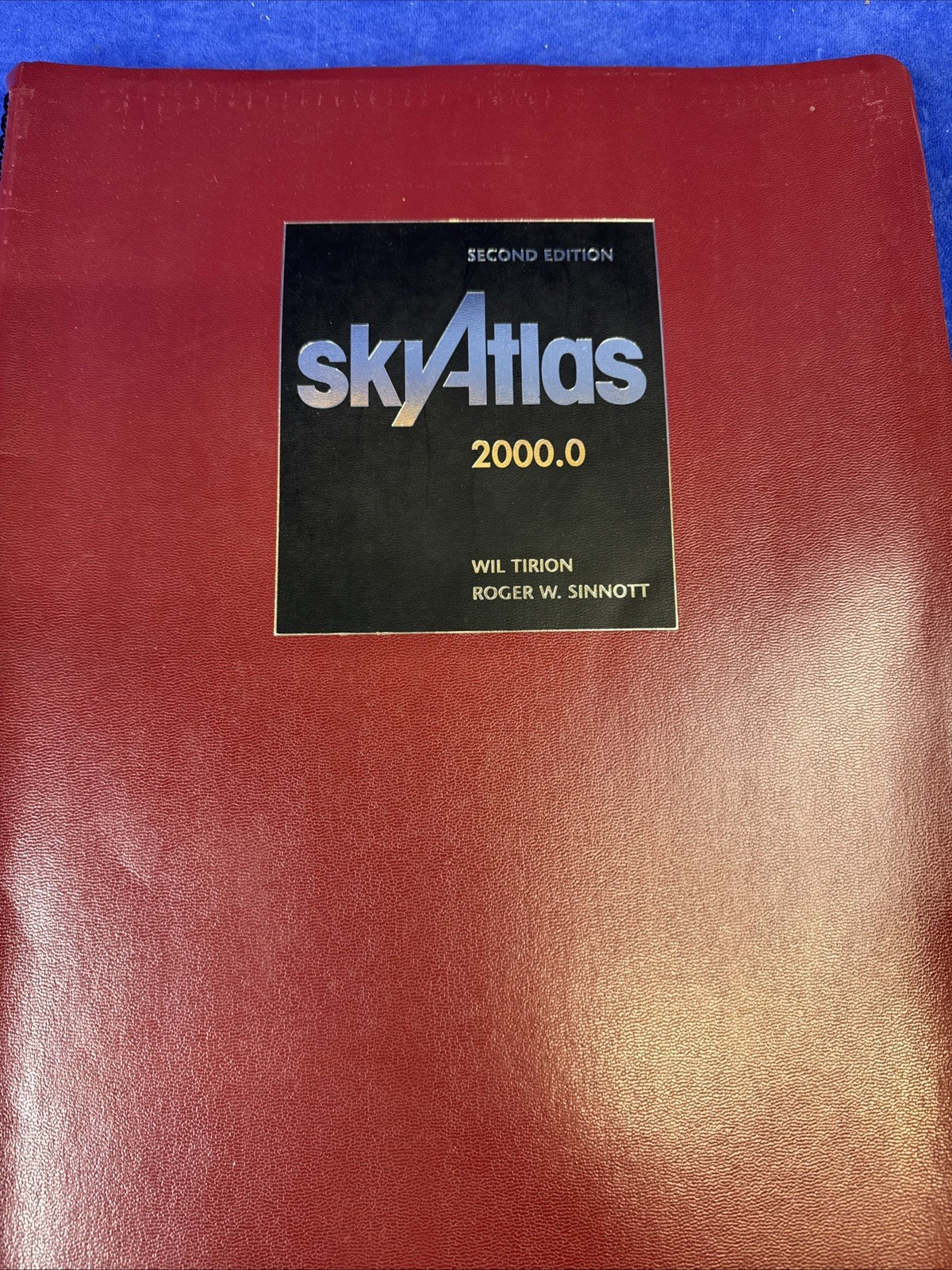SkYAtlas 2000  Deluxe 2nd Ed Wil Tirion Sinnott Star Atlas