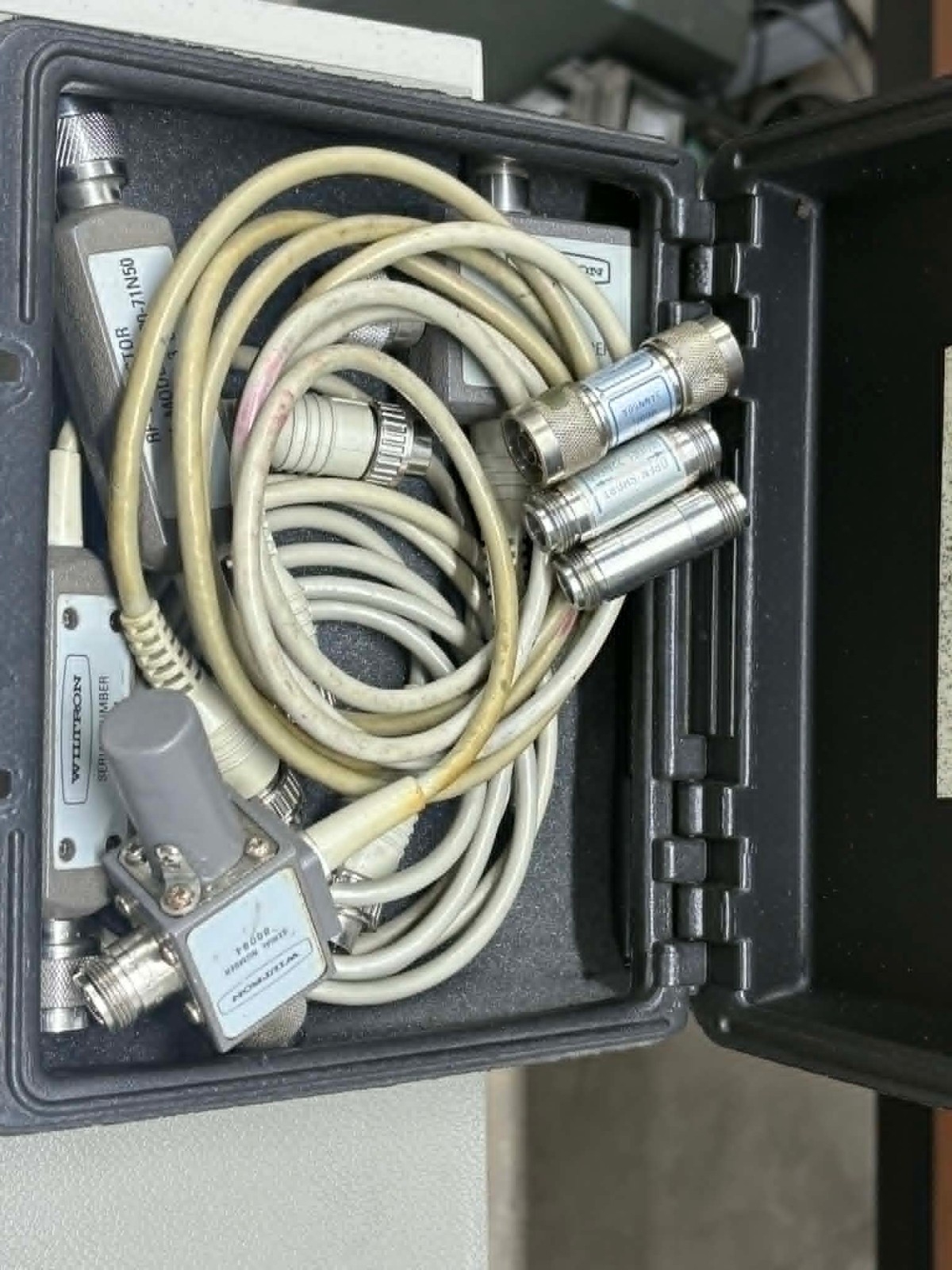 Wiltron Model 6409 RF Analyzer 10-2000MHz