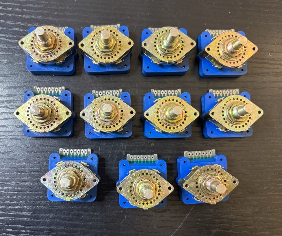 Tosoku DP-02 Step 15 degrees Rotary Switch Lot of 11