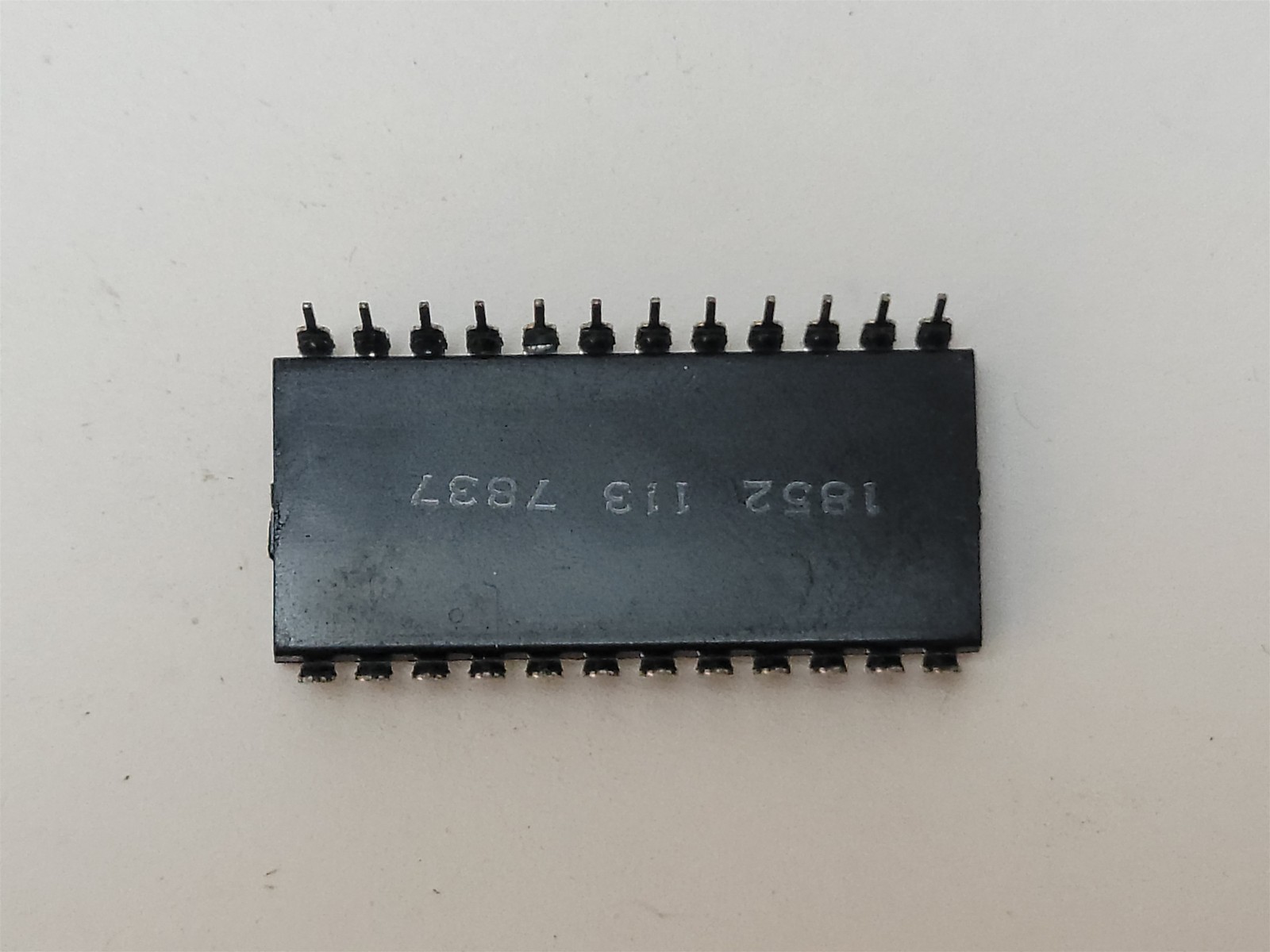 Solid State Scientific SSS 1852LE Microprocessor, 24-Pin , DIP