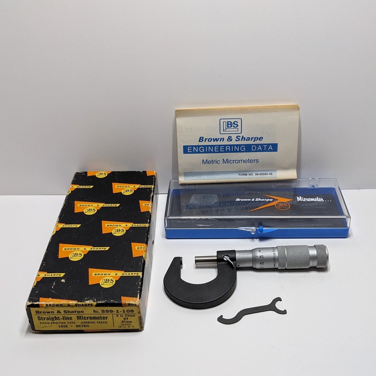 USA Made BROWN & SHARPE 599-1-108 Metric 0-25mm Outside Micrometer w Box Wrench