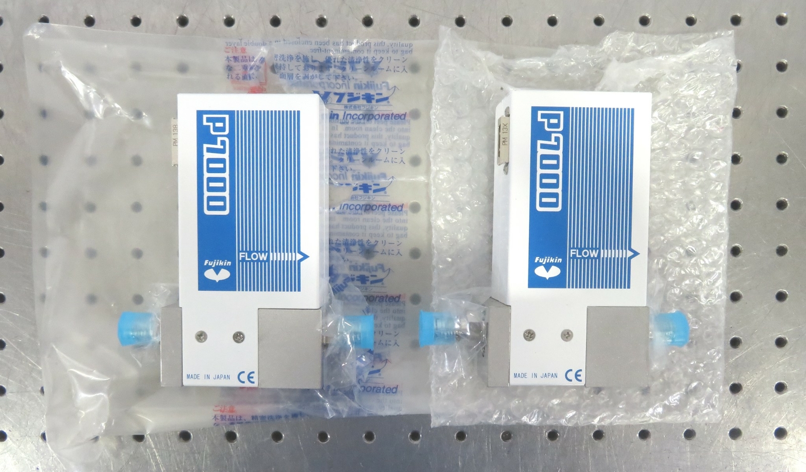 C179407 2x Fujikin P7000 Mass Flow Controller FCSP7002-4J2-F10A-CTW 20kPaG ¼"VCR