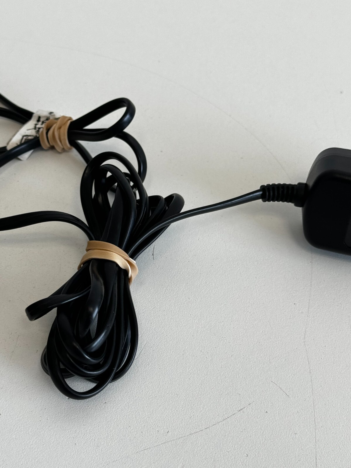 ZZ11: VXi V200 Wireless Headset Desktop Charging Base Stand