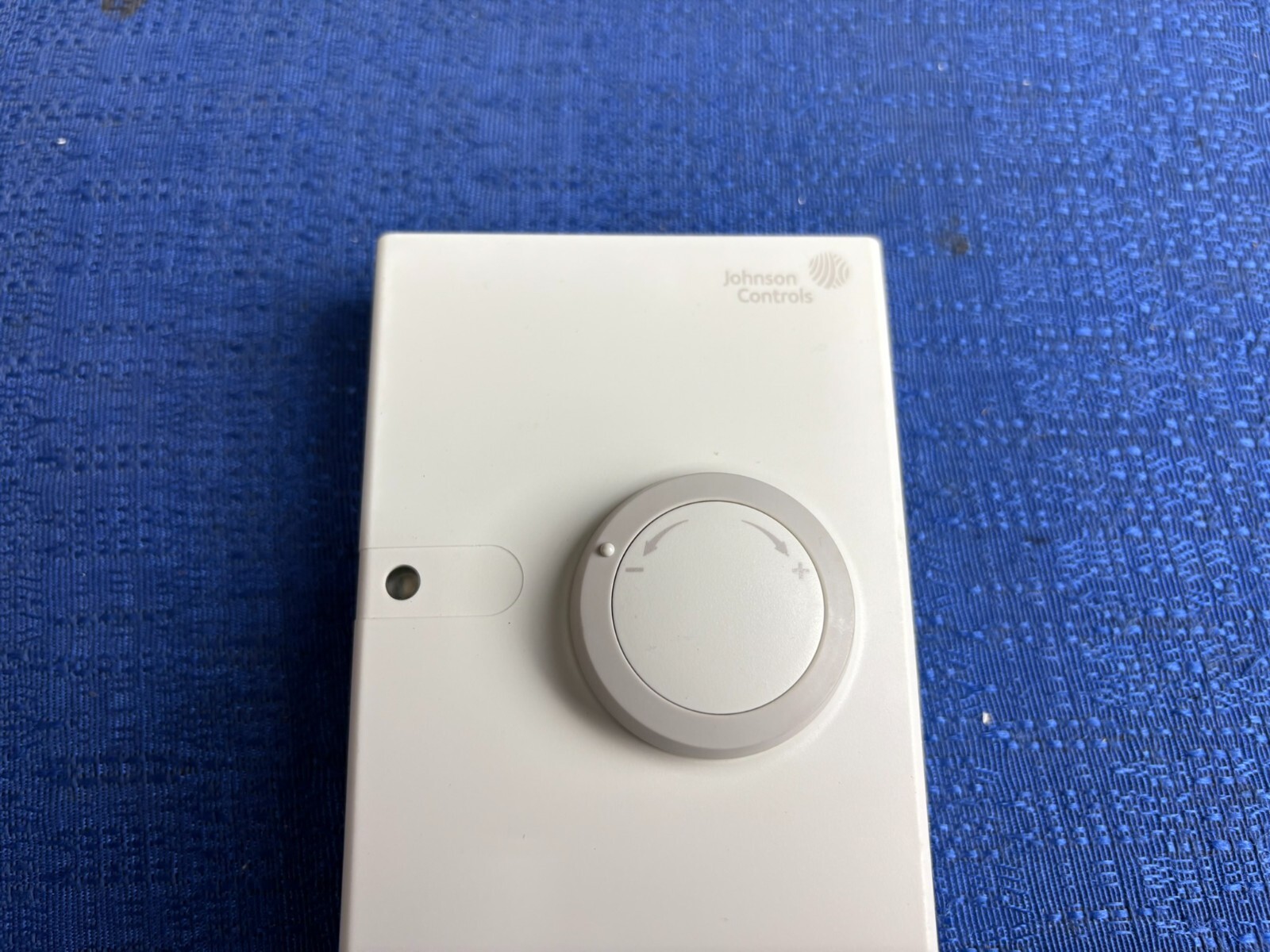 Johnson Controls NS-BTP7001-0 Network Zone Sensor, Room Temperature Sensor