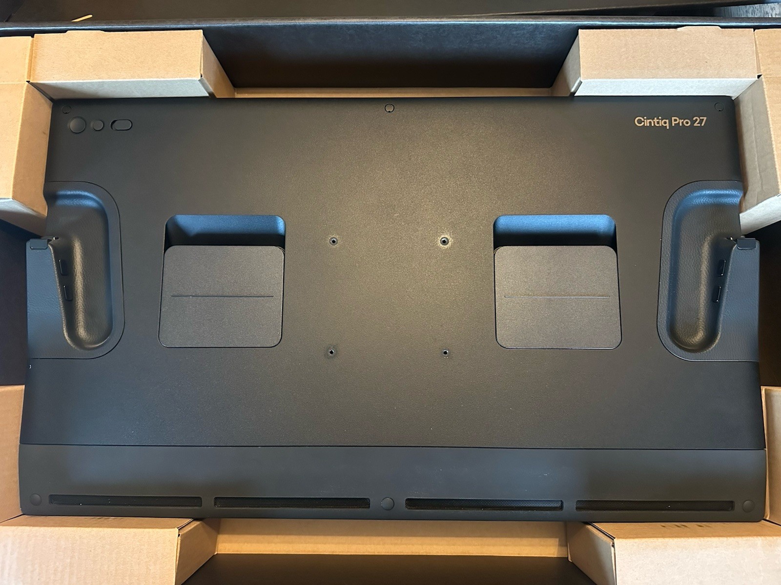 Wacom Cintiq Pro 27 Creative Pen Drawing Tablet