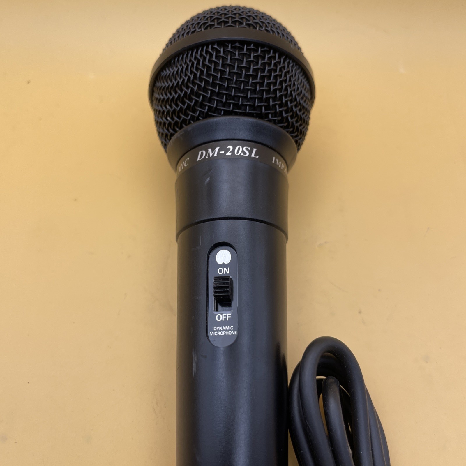 Uni-Directional Wired Microphone DM-20SL IMP.600