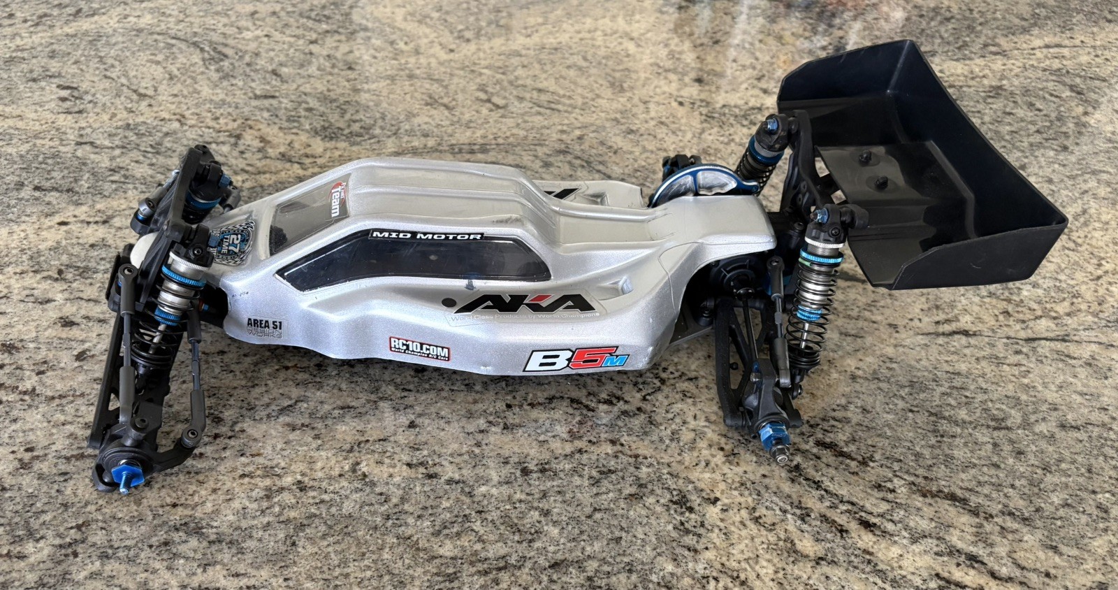 Team Associated RC10 B5M Mid Motor 2WD Off Road Buggy Vintage Very Clean