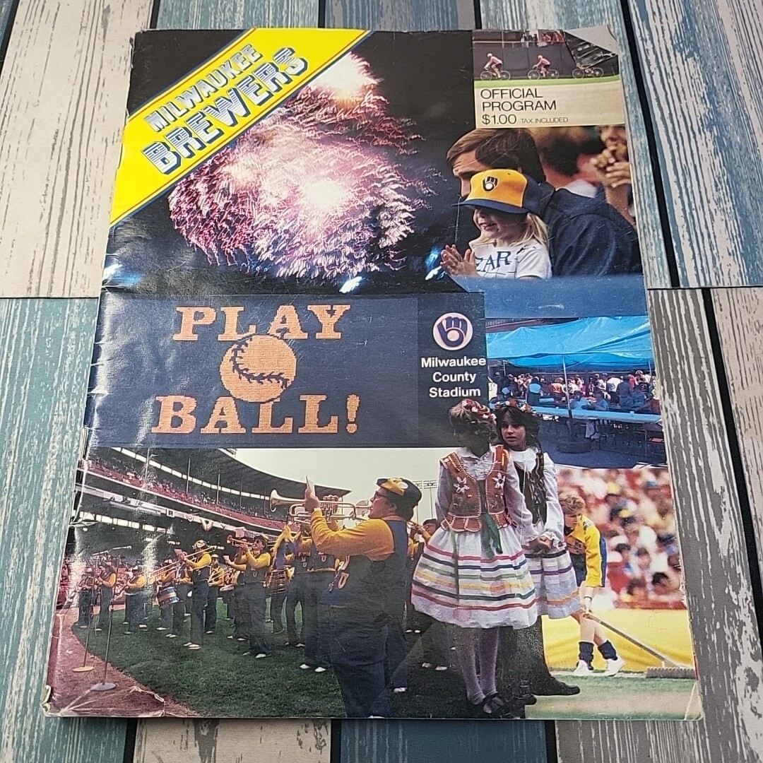 Milwaukee Brewers 1985 Official Program Vs New York Yankees Scorecard COOL AD's!