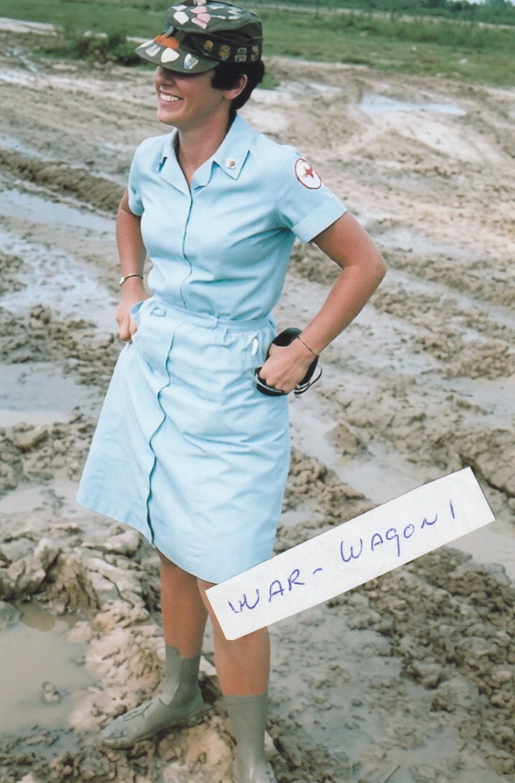 Vietnam  War  Photo -- Red Cross Girls -- DONUT DOLLIES