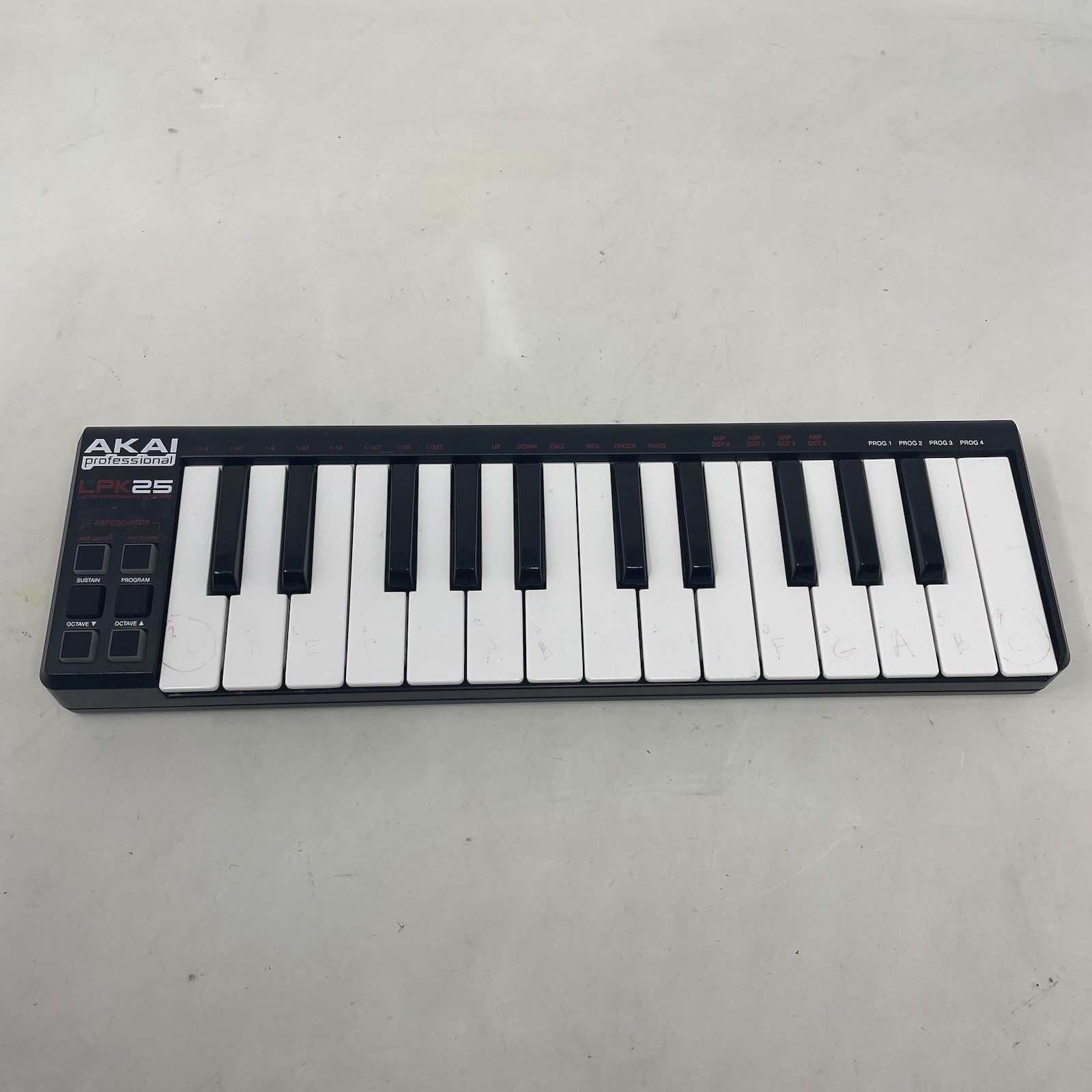 Akai LPK25 USB MIDI Keyboard Controller 25-Key Laptop Mini Portable