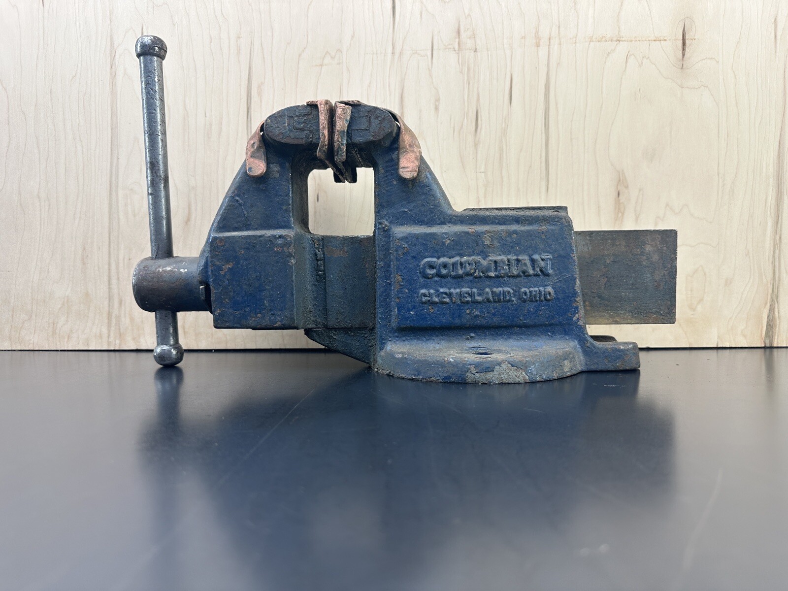 Vintage Columbian Cleveland Ohio 3 1/2 Made In USA Fixed Base