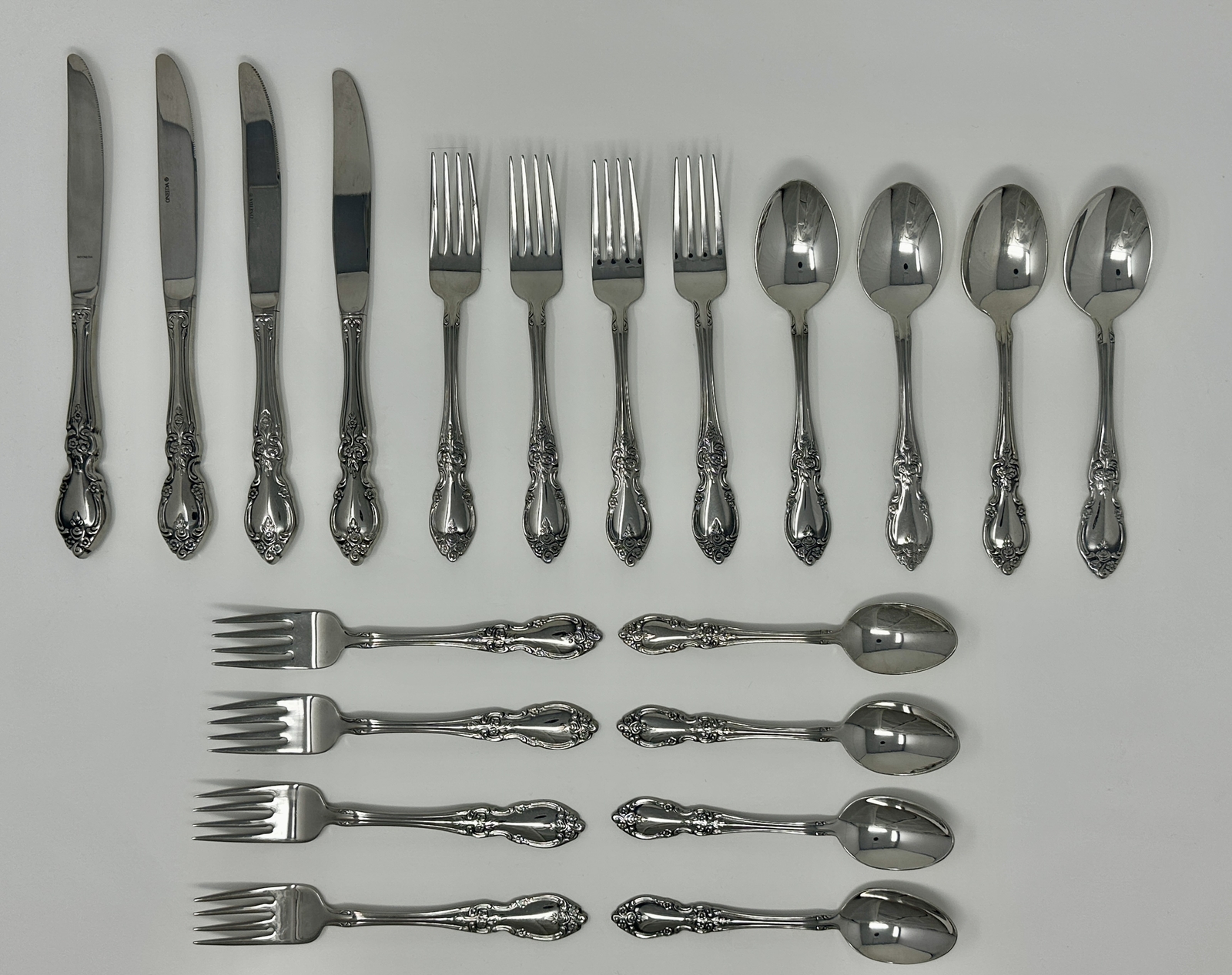 Oneida Louisiana 20 Piece Fine Flatware Set - Service for 4