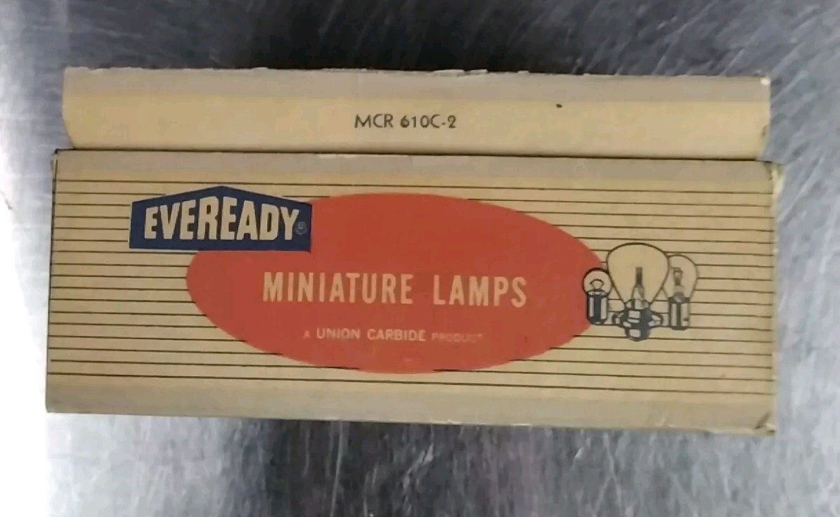NEW MINIATURE LAMPS EVEREADY NO. 965 HAND LAMPS PT# MCR610C-2 FREE SHIPPING