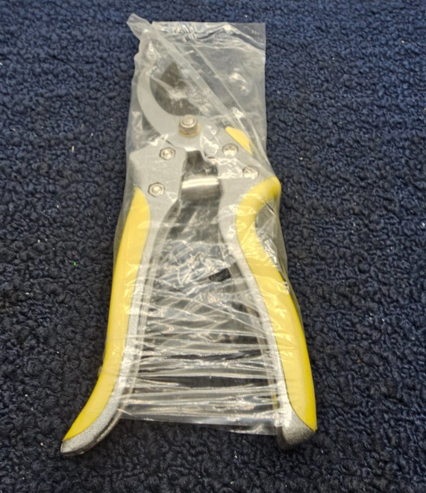 Heavy Duty Garden Pruning Shear For Gardening, Plant Trimming - Yellow