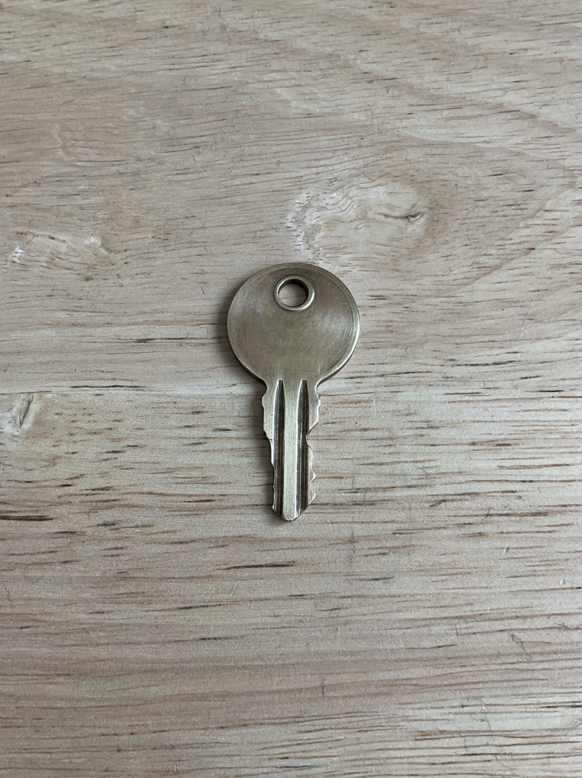 Illinois Lock Key # G 677