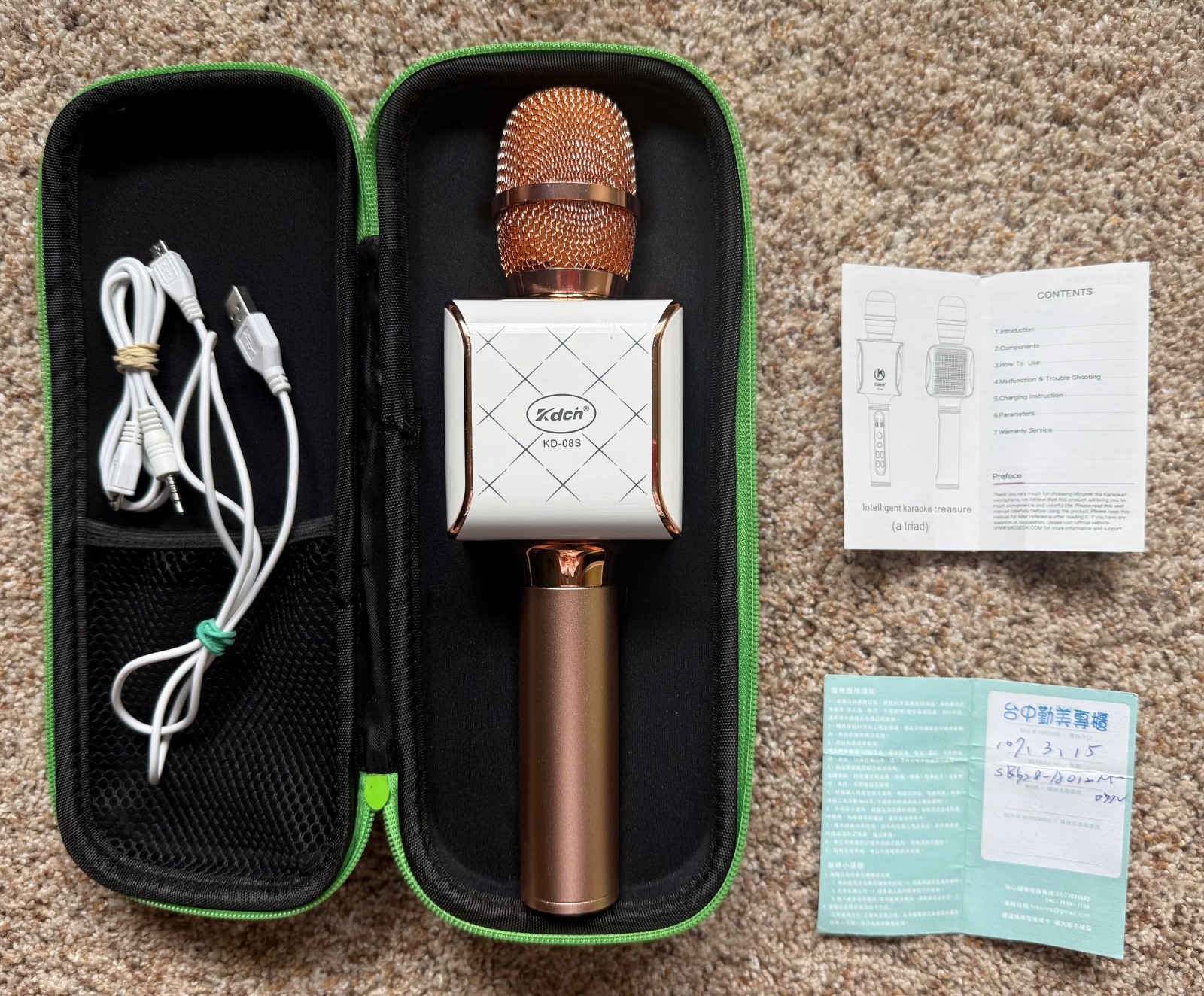 KDCH Wireless Bluetooth Karaoke Microphone KD-08S with case, cords & manual
