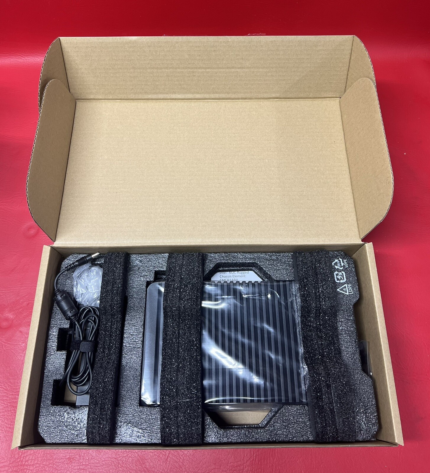 Intel BKCMCR1ABC CMCR1ABC NUC Rugged Chassis Element / No SSD Or Ram