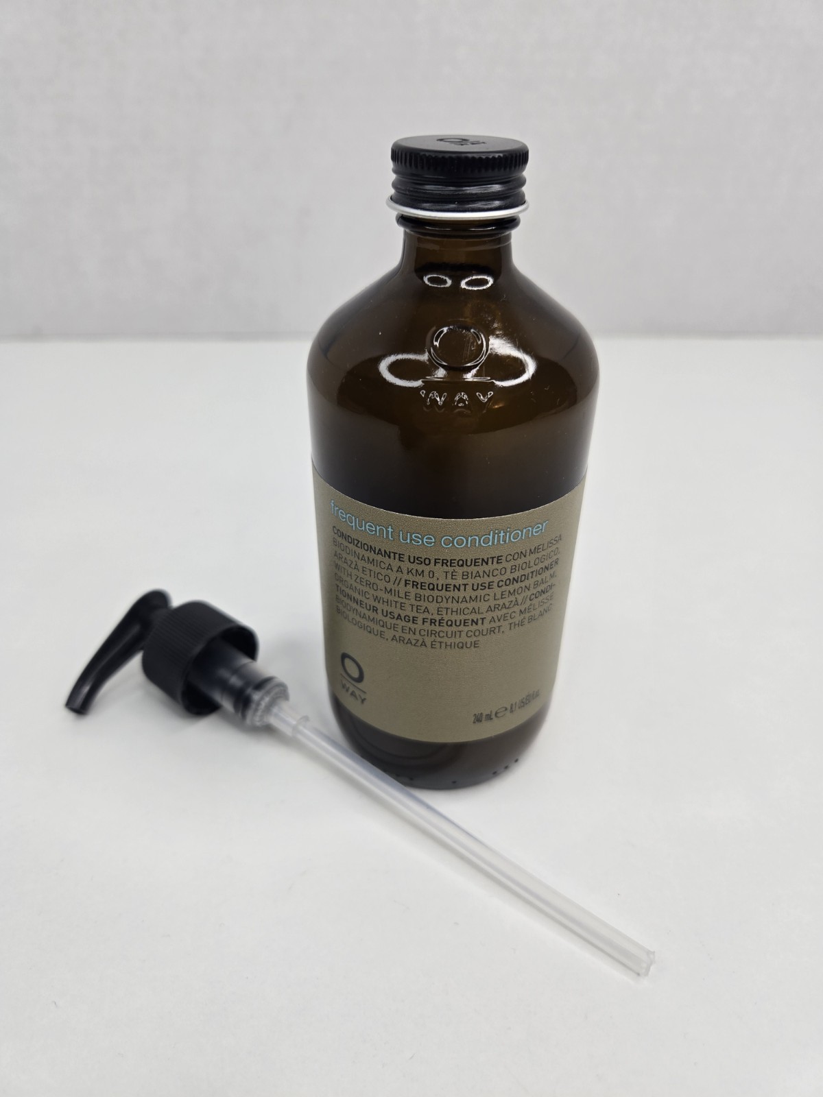 Oway Frequent Use Conditioner 8.1 oz Expires 07/2028 With Pump