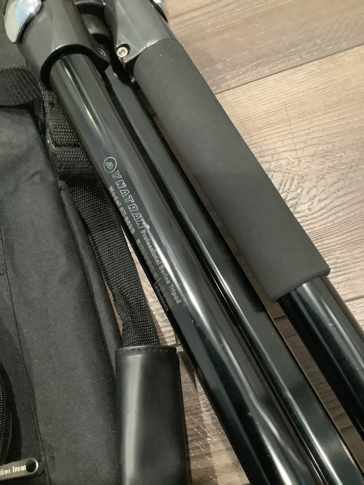 Dynatran Model AT-858B Professional Series Tripod EUC condition