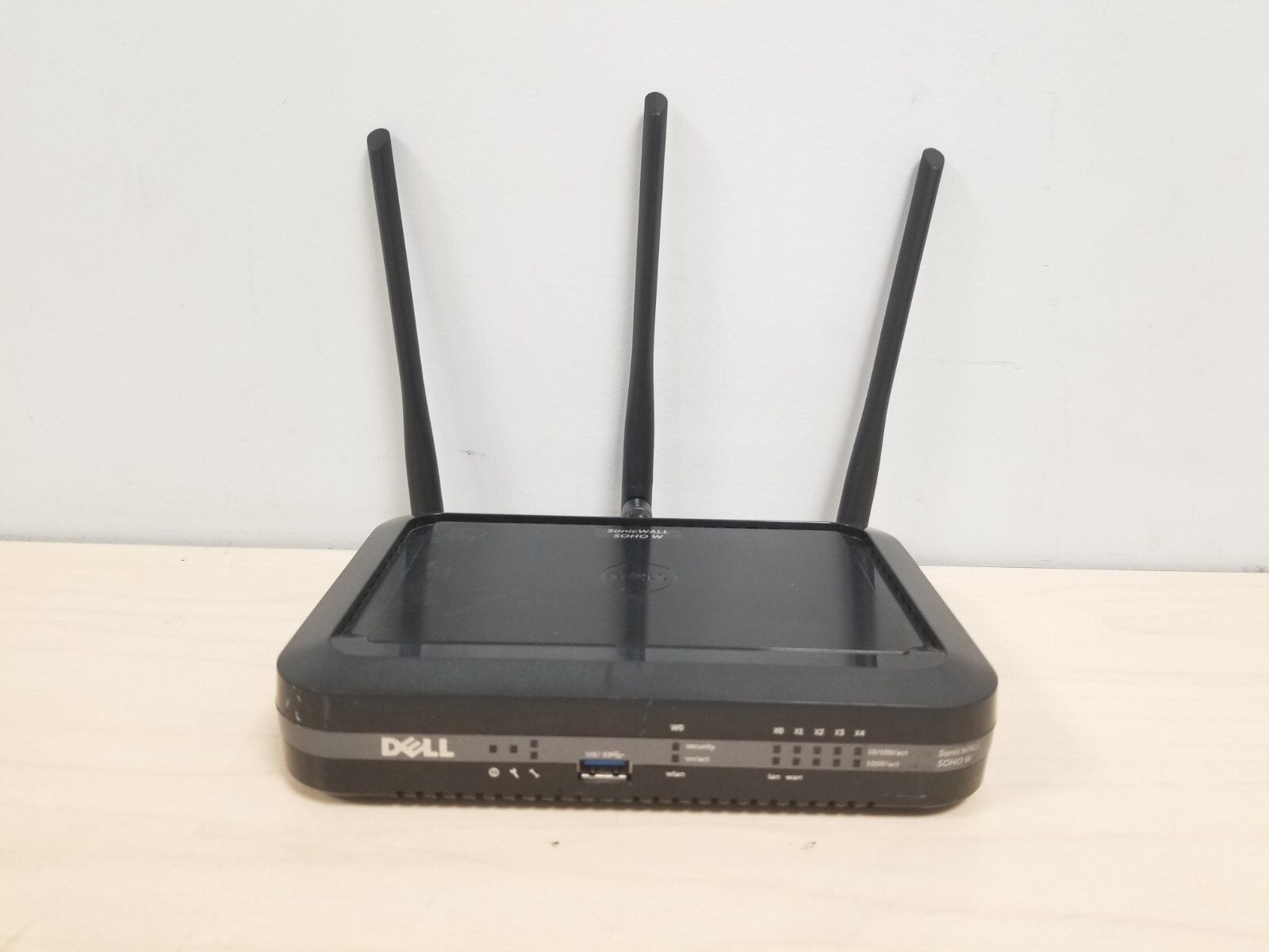 Dell Sonicwall SOHO W Wireless Network Security Appliance APL41-0BA W/AC-ADAPTER