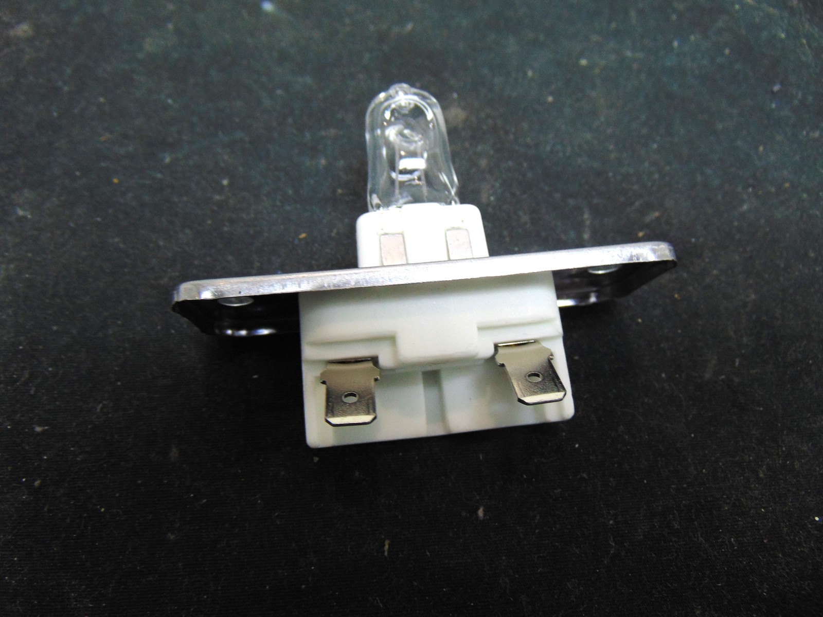 Frigidaire Electric Oven/Microwave GCWM3067AF Light Bulb with Socket