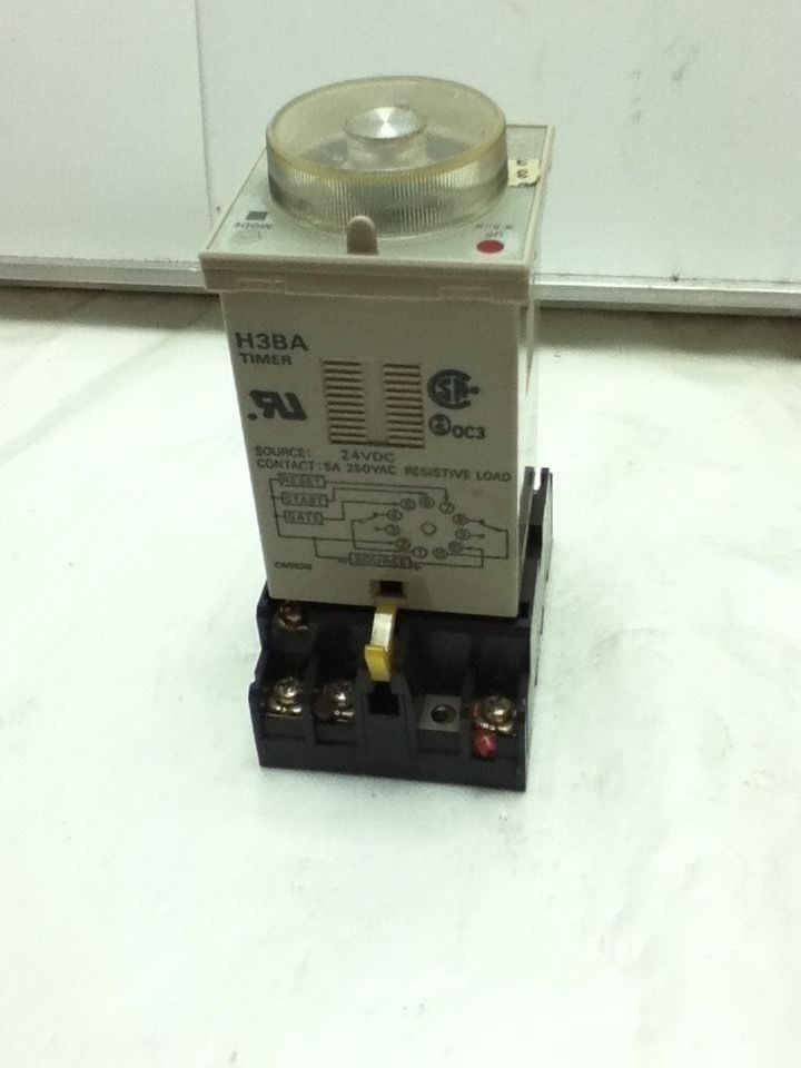 OMRON H3BA TIMER WItH BASE