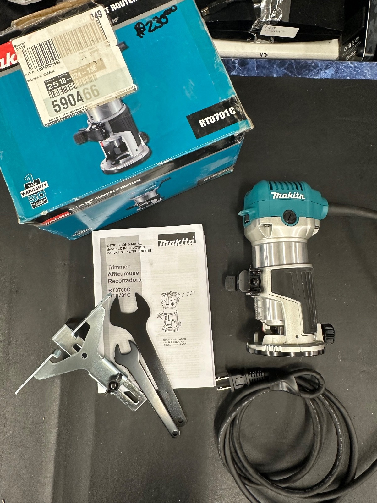 MAKITA ROUTER IN OWN BOX RT0701C
