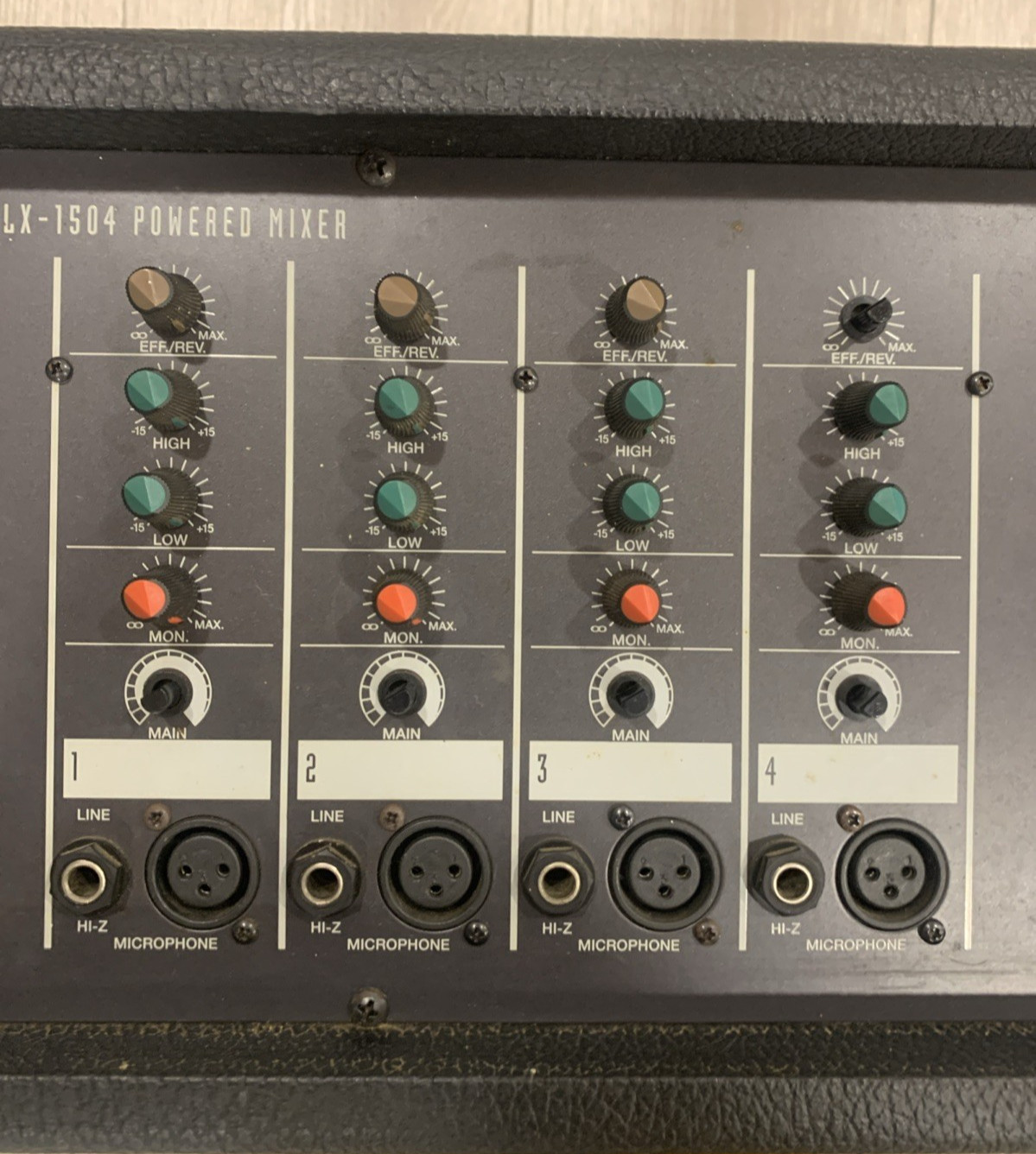 Fender Sunn Model LX-1504 4 Channel Powered Mixer