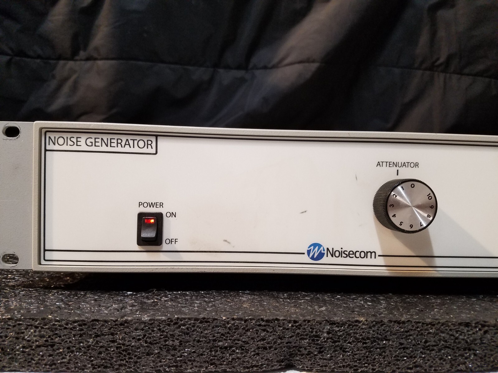 NoiseCom NC6110A Noise Generator *Power Tested*