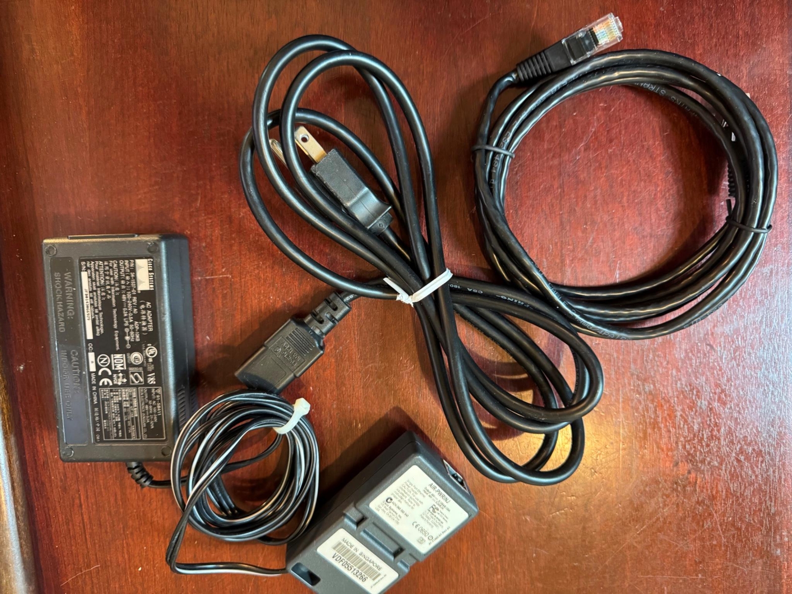 Cisco 341-0556-01 Rev: A0 POE Injector AIR-PWRINJ5 FALS1-00