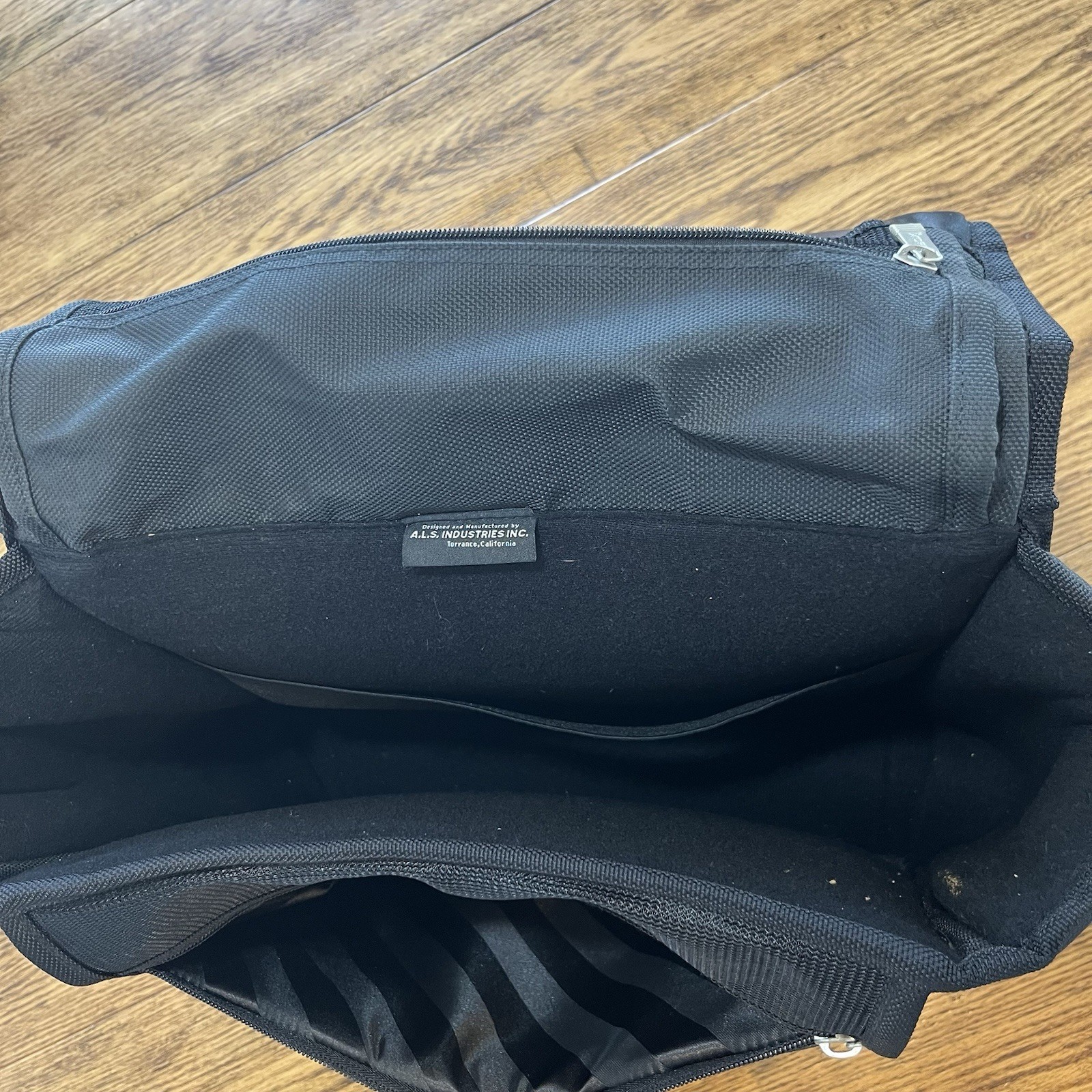 Original Microsoft Xbox Console Travel Carrying Case Backpack & Messenger Bag