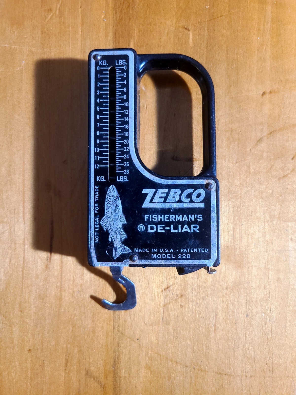 Vintage Zebco Fisherman's De-Liar Model 208 Fish Tape Measure Weight Scale USA