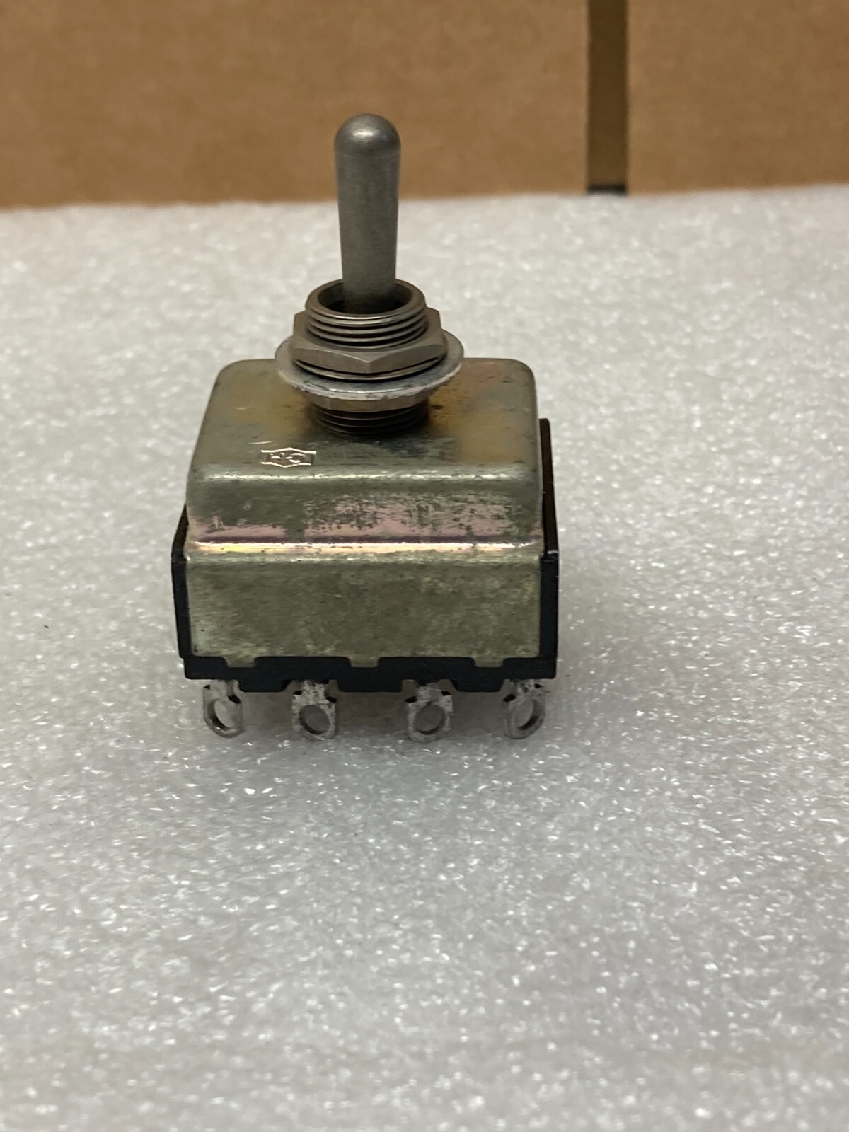 CUTLER HAMMER TOGGLE SWITCH 7663K5 NEW