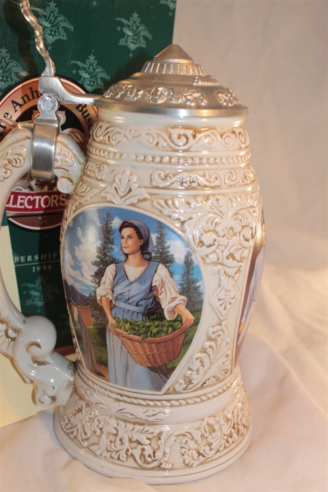 1998 ANHEUSER-BUSCH OLD WORLD HERITAGE STEIN 9"
