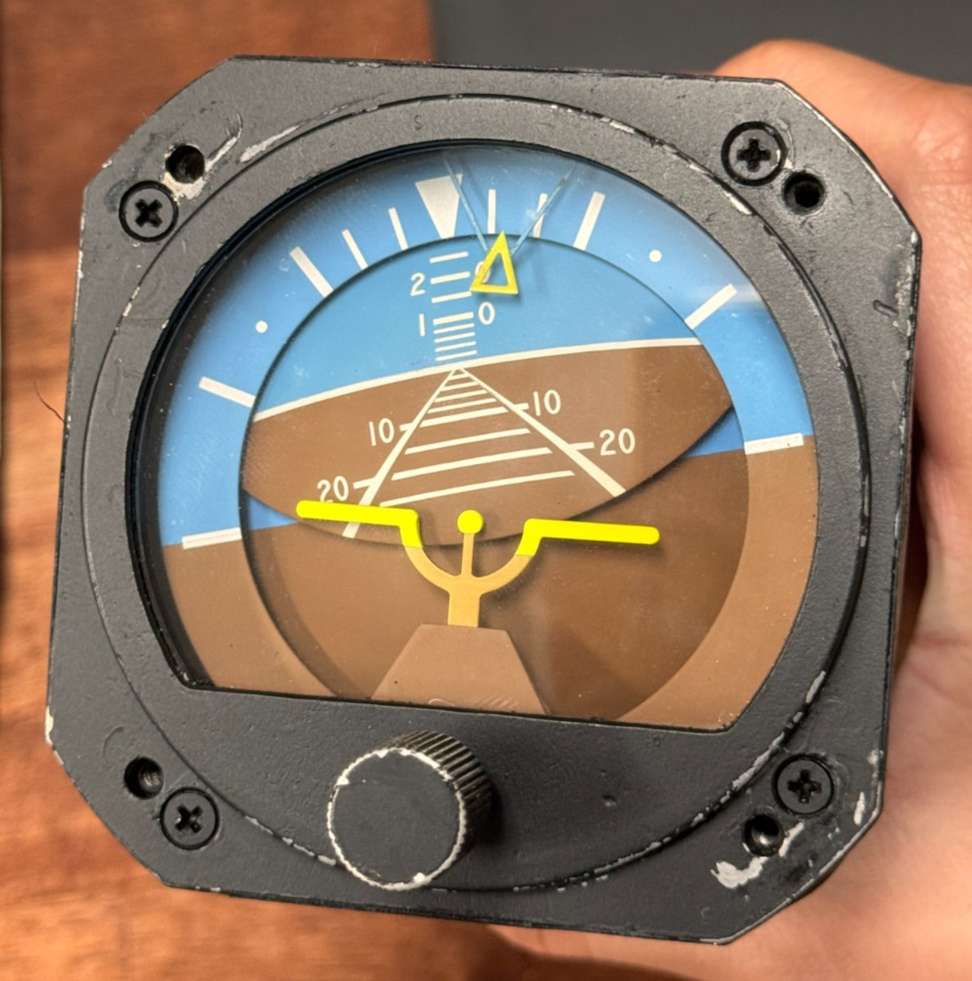 RC Allen Attitude Indicator Gyro Horizon  P/N 102-0041-04 RCA22-7 