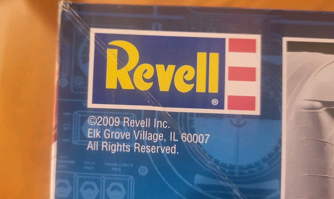 REVELL 85-5086 1/32 Apollo Command & Service Module 40th Anniv MODEL KIT