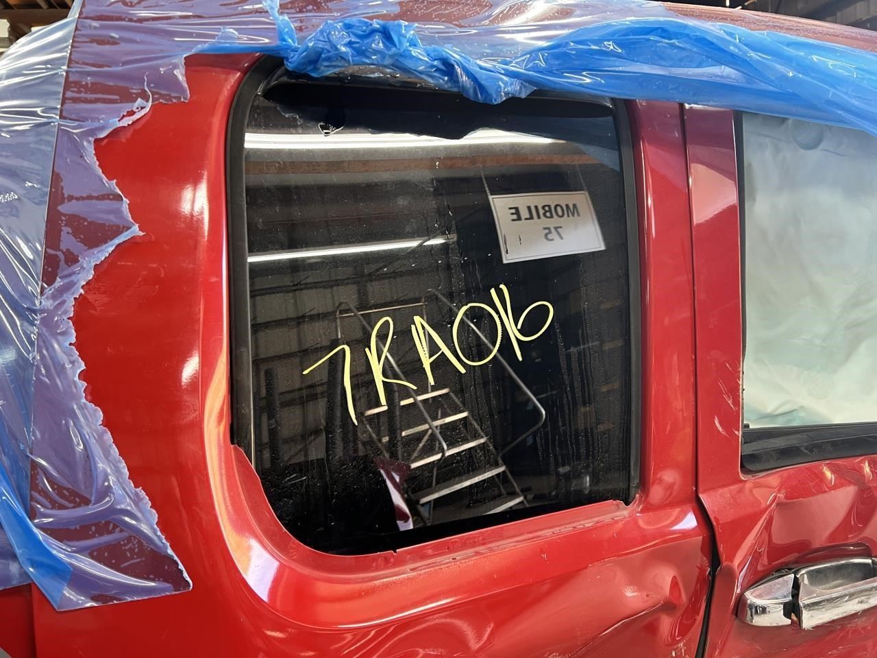 SILVRDO15 2013 Fuse Box Cabin 104786019