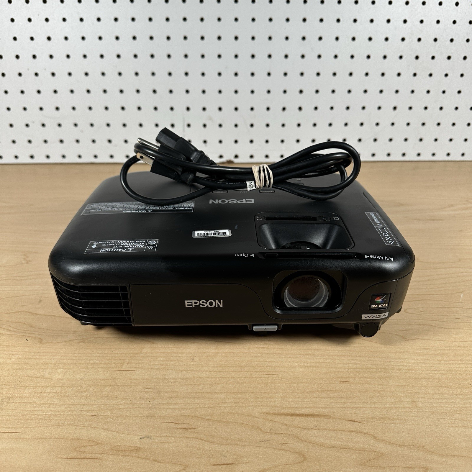 Epson PowerLite 1261W Wireless WXGA 3LCD Projector H428A w/ Cord **116 Hours**