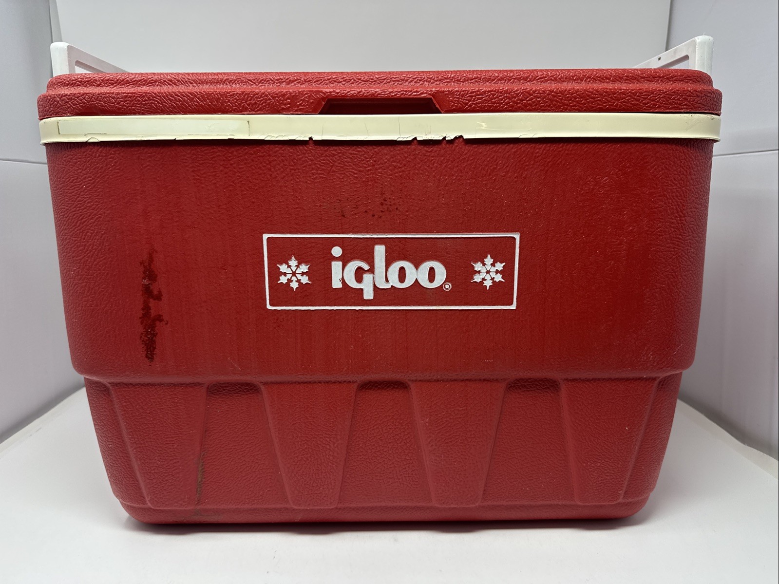 Vintage Igloo Cooler Red White Handles Snowflake