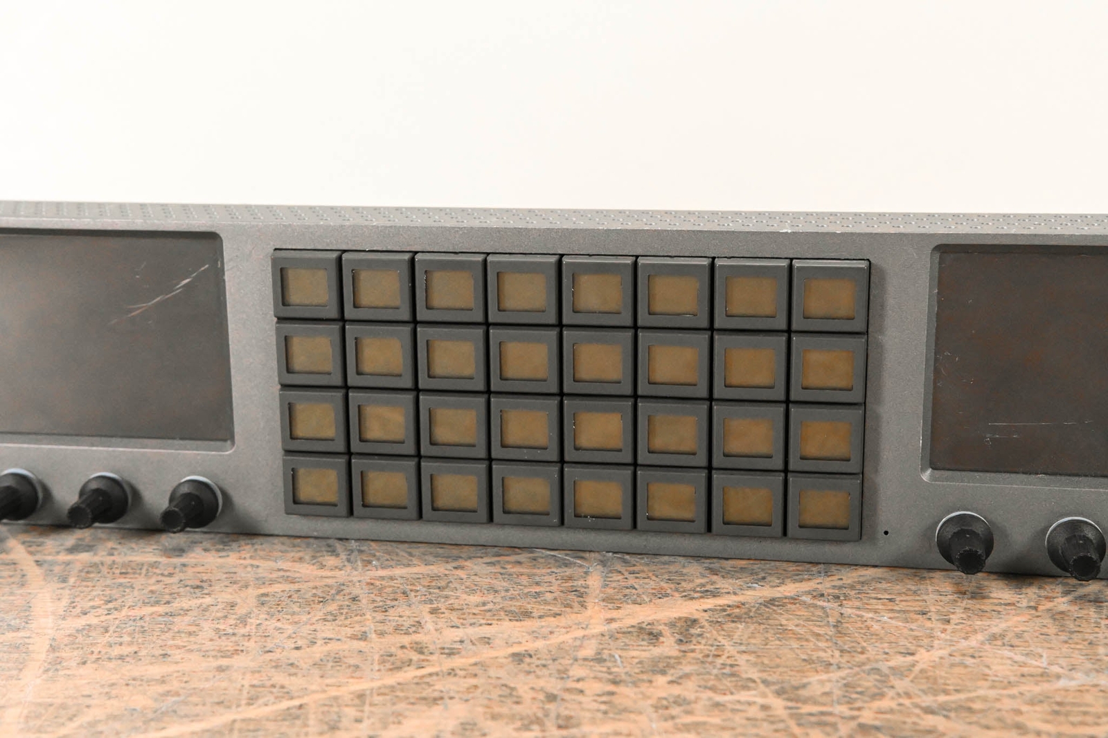 Evertz CP-2232E 2RU Advanced System Control Panel with 32 LCD Buttons CG01CPK