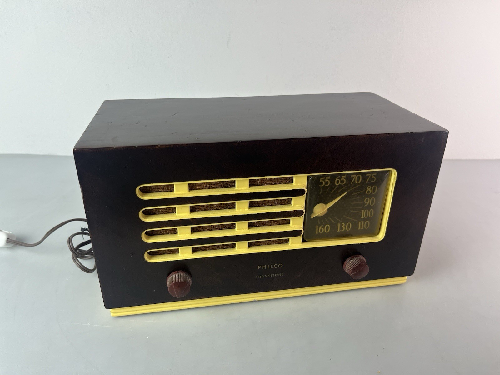 Philco 48-214 Radio