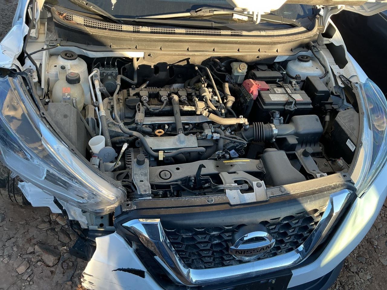 KICKS 2020 Glove Box 4912805