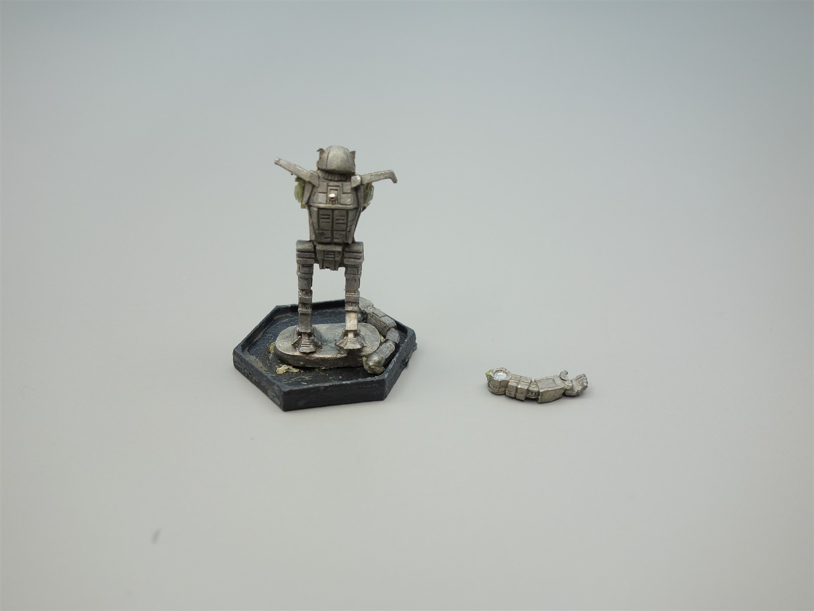 Battletech: Wolfhound Mech (unpainted)