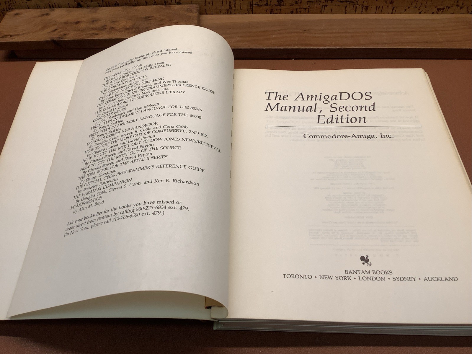 The AmigaDOS Manual 2nd Edition