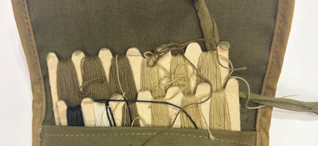 Original WWII U.S. Army Sewing Kit Pouch Thread Buttons Ambrosia