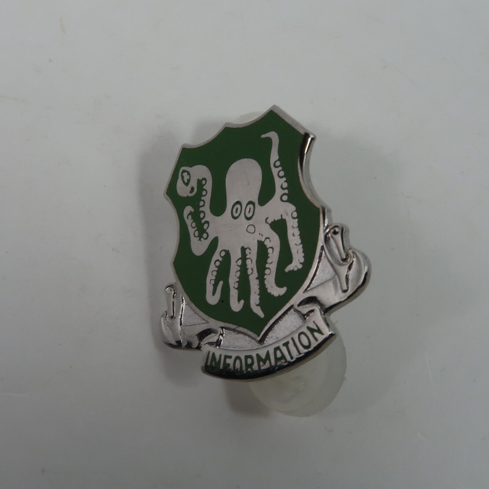 US Army 25th Reconnasissance Information Pin Badge Emblem