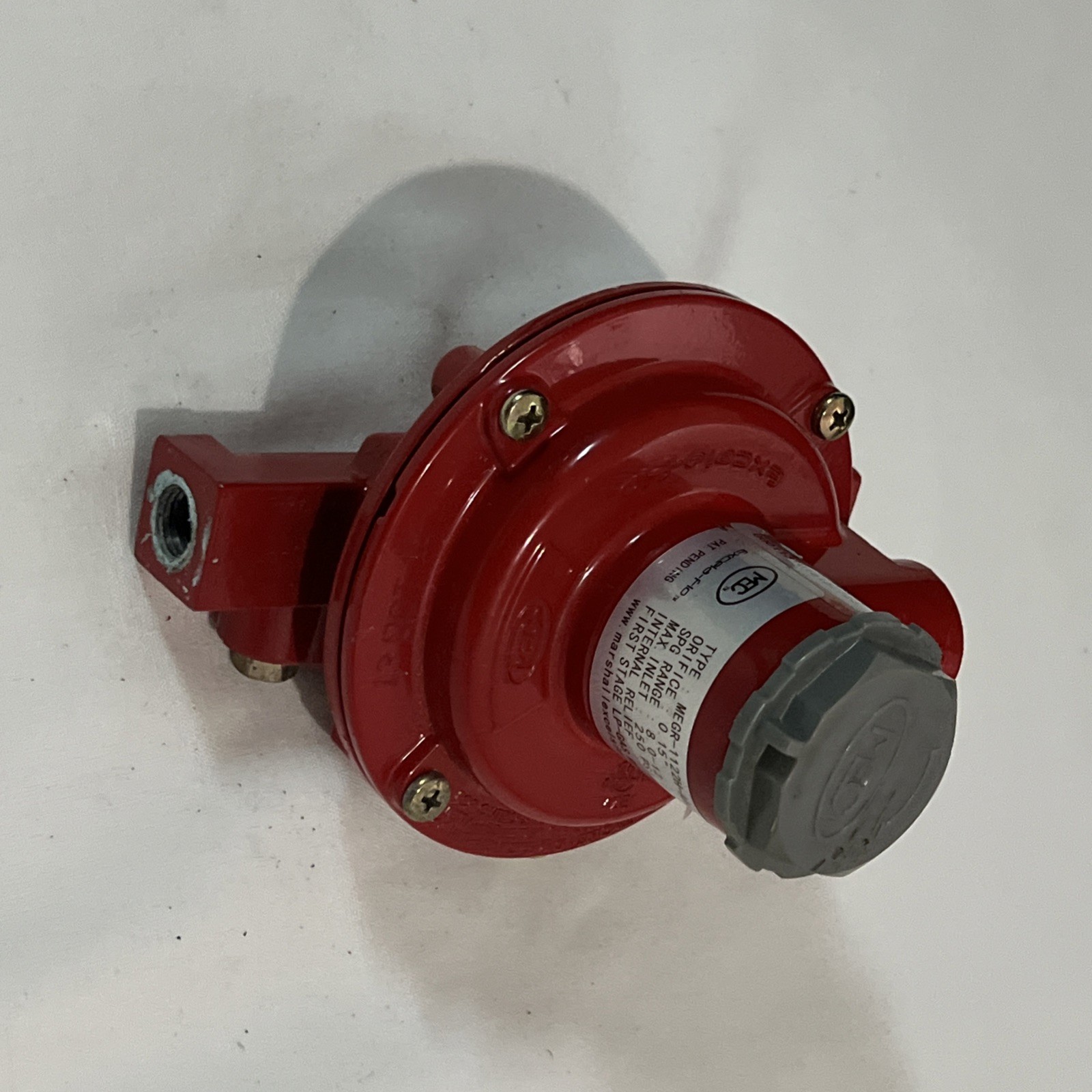 Marshall 1122H-AAJ First Stage Propane LP Regulator 10PSI Output 1/4" x 1/2"