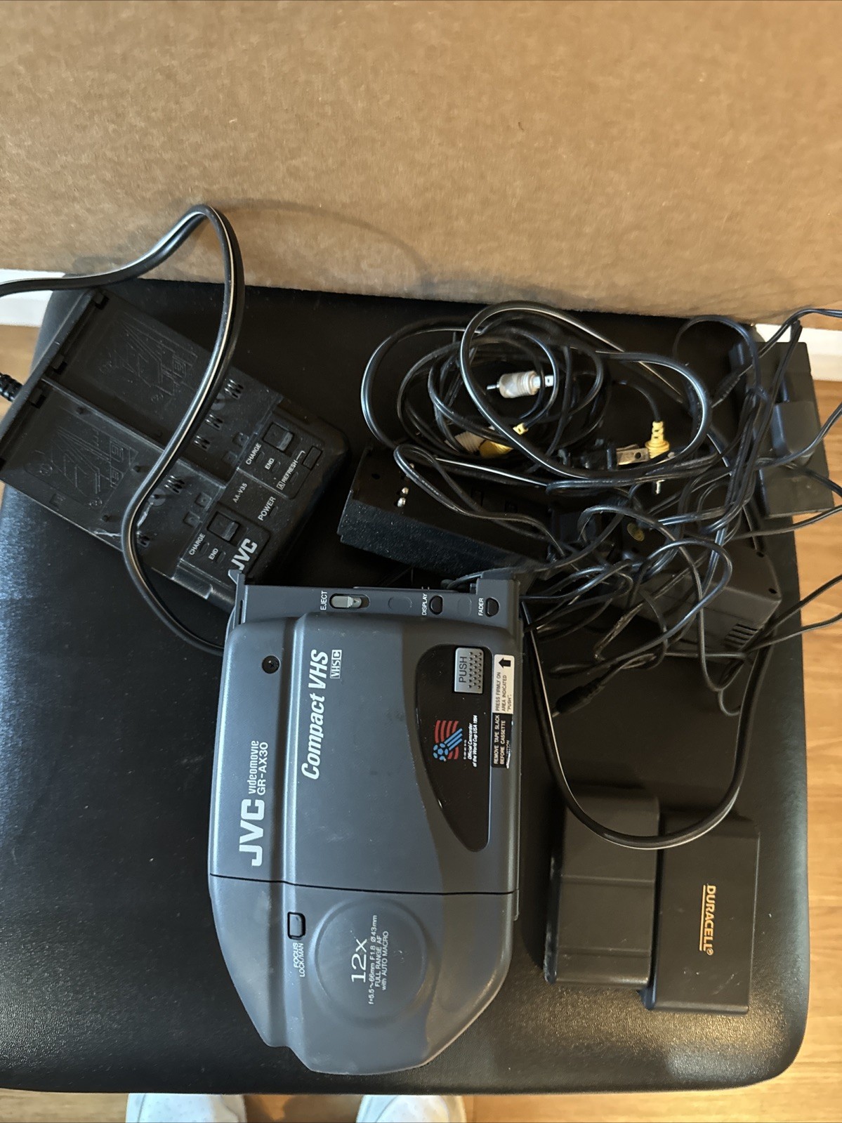 JVC GR-AX30 AX30U Compact VHS VHSC Camcorder