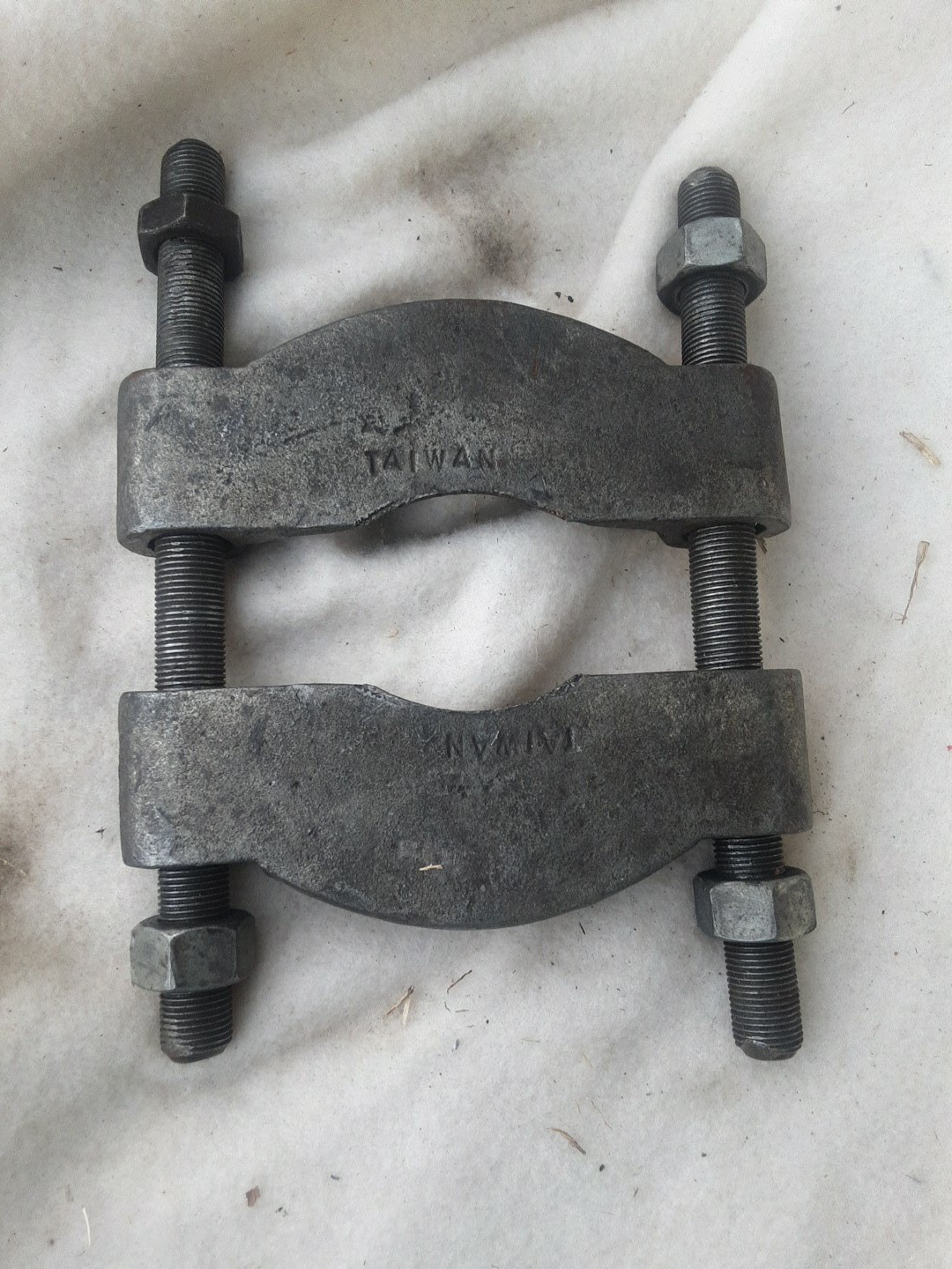 Unmarked Bearing Splitter Separator Puller Taiwan